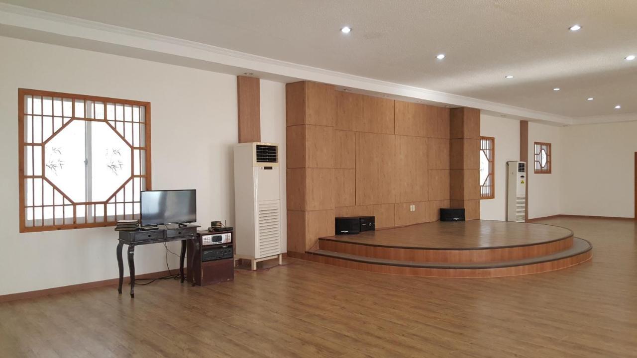 Silang Phil Oasis Hotel & Resort מראה חיצוני תמונה